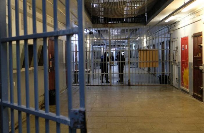 Abbiategrasso, arrestato per tentato omicidio il 16enne dell’IIS Alessandrini