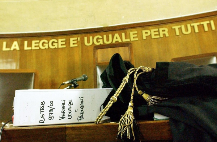 Mette in vendita i cerchi in lega ma viene fregato dall'acquirente che gli sottrae 600 euro Mette in vendita i cerchi in lega ma viene fregato dall'acquirente che gli sottrae 600 euro