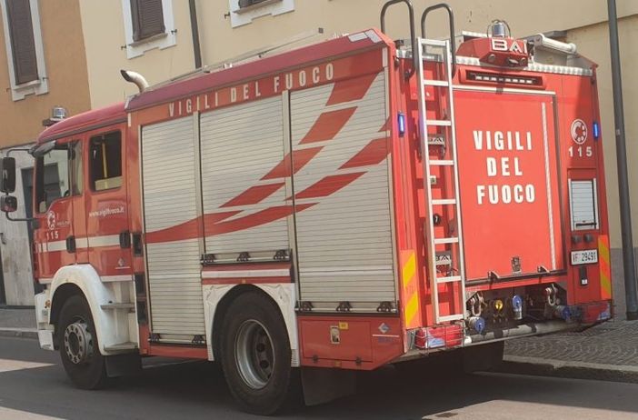 Incendio nella casa del guardiano delle acque ad Abbiategrasso, forse causato da un abusivo Incendio nella casa del guardiano delle acque ad Abbiategrasso, forse causato da un abusivo