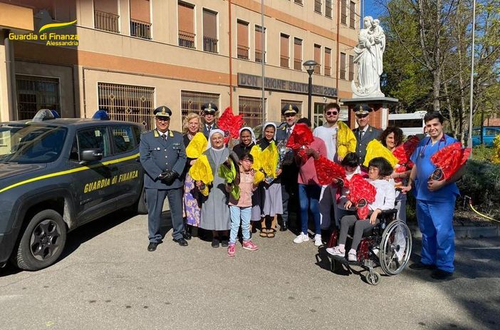 Gdf Alessandria: i militari della Guardia di Finanza di Tortona vicini ai bambini del Piccolo Cottolengo Gdf Alessandria: i militari della Guardia di Finanza di Tortona vicini ai bambini del Piccolo Cottolengo