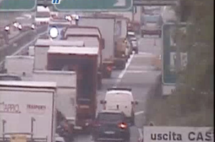 La situazione del traffico in A8 vista dalle webcam di Autostrade per l'Italia La situazione del traffico in A8 vista dalle webcam di Autostrade per l'Italia