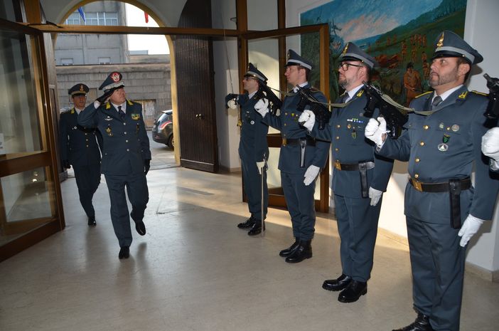 Guardia di Finanza, il comandante regionale Lombardia in visita alla compagnia di Vigevano