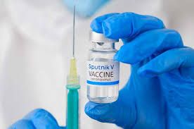 Il vaccino anti Covid Sputnik sarà prodotto in Italia. Anzi, in Lombardia: 10 milioni di dosi entro l’anno