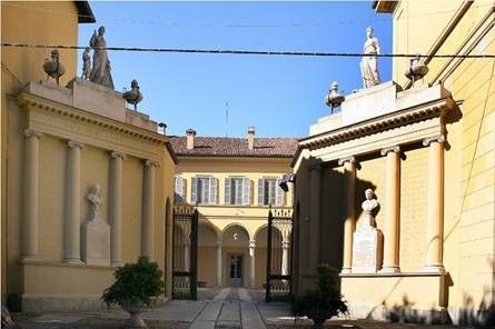 Pavia, il Capo di Stato ha conferito l’attestato d’onore di Alfiere della Repubblica Italiana ad uno studente pavese Pavia, il Capo di Stato ha conferito l’attestato d’onore di Alfiere della Repubblica Italiana ad uno studente pavese