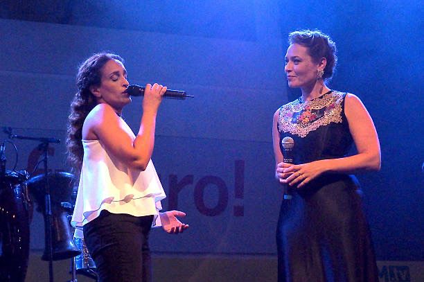 Sanremo 2025: la cantante israeliana Noa e la palestinese Mira Awad ospiti domani a Casa Sanremo il Festival parla di pace