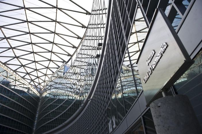 Covid, la Regione rimborsa il bollo agli agenti di commercio