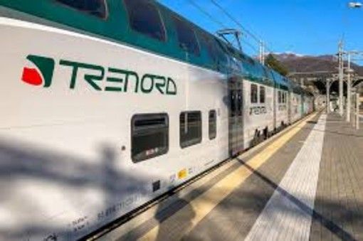 Coronavirus, da Regione Lombardia 700 mila mascherine da distribuire gratis ai passeggeri dei treni Coronavirus, da Regione Lombardia 700 mila mascherine da distribuire gratis ai passeggeri dei treni