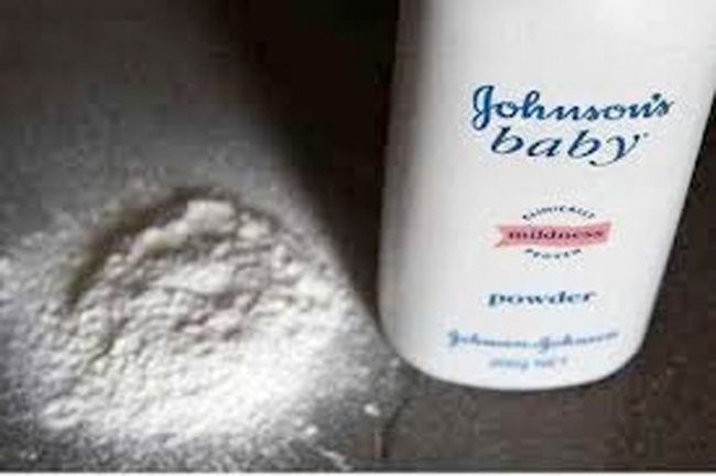 Pavia: trovate tracce di amianto, il talco per bambini Johnson &amp; Johnson ritirato dal mercato