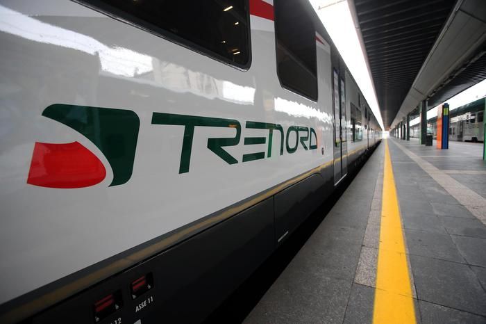 Regione, martedì un’interrogazione sulla chiusura delle biglietterie di Trenord