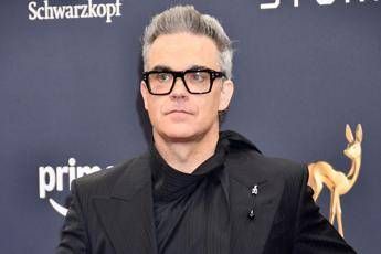 Robbie Williams annuncio choc: "Sto perdendo la vista a causa di una cura dimagrante", quale ha fatto
