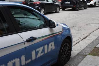 Busto Arsizio, accoltella a morte negoziante e fugge: è caccia all'uomo
