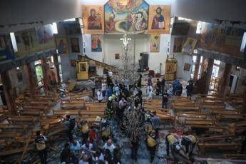 Siria, attacco Isis in una chiesa a Damasco: 20 morti e oltre 50 feriti