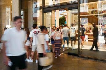 Saldi, il calendario con le date ufficiali: si comincia il 5 luglio Saldi, il calendario con le date ufficiali: si comincia il 5 luglio