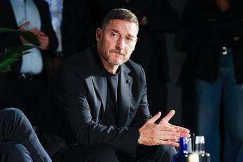 Roma, Totti: "Ultimo anno giocavo contro tutti, mi hanno fatto smettere"