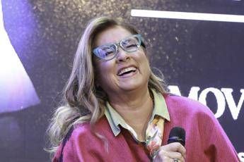 Romina Power, polemica su Felicità: "Non la rinnego, continuo a cantarla" Romina Power, polemica su Felicità: "Non la rinnego, continuo a cantarla"
