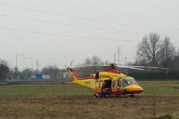 Vigevano, cade dallo scooter e un’auto la travolge, 31enne muore in ospedale