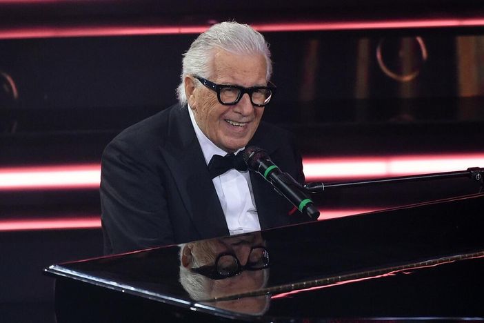 E' morto Peppino Di Capri, aveva 87 anni. Addio alla voce di "Champagne" E' morto Peppino Di Capri, aveva 87 anni. Addio alla voce di "Champagne"