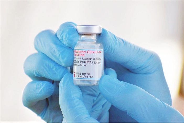 Vaccino Moderna efficace al 100% sugli adolescenti