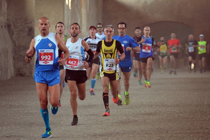 Scarpadoro: in 500 al via della mezza maratona e 200 nella StraVigevano