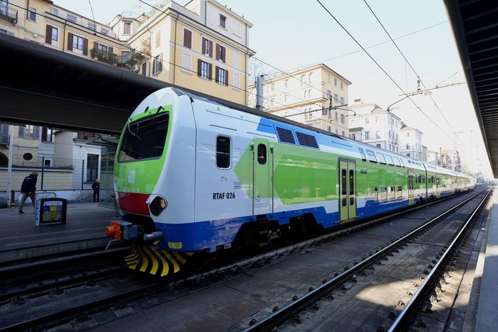 Treni: nel 2024 entreranno in servizio 45 nuovi convogli. Presentato anche il piano di riammodernamento di 34 Taf Treni: nel 2024 entreranno in servizio 45 nuovi convogli. Presentato anche il piano di riammodernamento di 34 Taf
