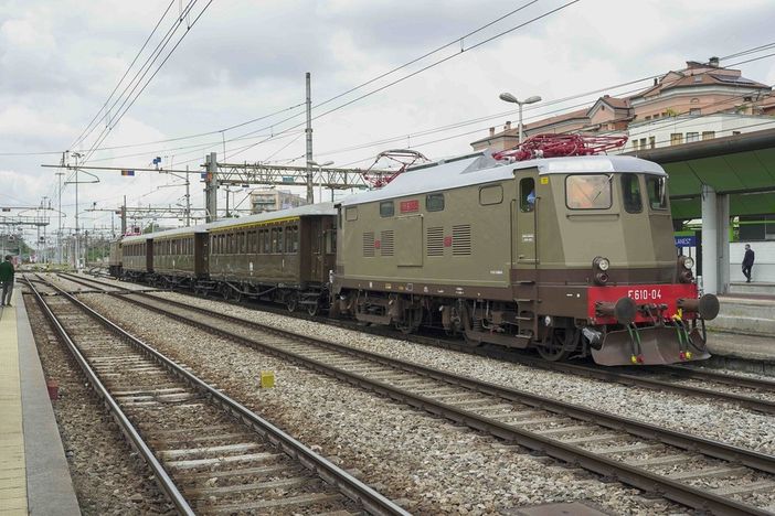 Trenord, il treno storico festeggia 100 anni con otto corse verso i laghi
