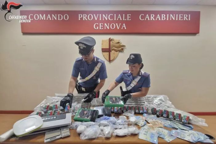 Vigevano, quasi 30 chili tra cocaina e hashish nascosti in cucina: 29enne arrestato Vigevano, quasi 30 chili tra cocaina e hashish nascosti in cucina: 29enne arrestato