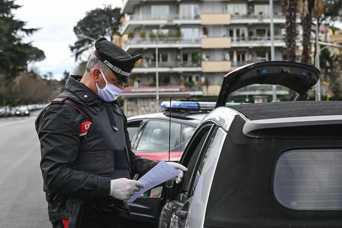 Oltrepò, controlli a tappeto dei Carabinieri: sanzionate 16 persone per il mancato rispetto delle norme anti Covid Oltrepò, controlli a tappeto dei Carabinieri: sanzionate 16 persone per il mancato rispetto delle norme anti Covid
