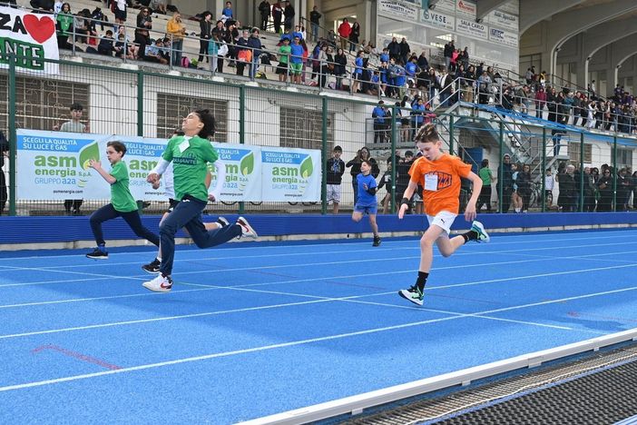 Vigevano, grande festa di sport nel trofeo "Dante Merlo": per alunni delle scuole secondarie di primo grado. Ecco tutte le classifiche per specialità Vigevano, grande festa di sport nel trofeo "Dante Merlo": per alunni delle scuole secondarie di primo grado. Ecco tutte le classifiche per specialità
