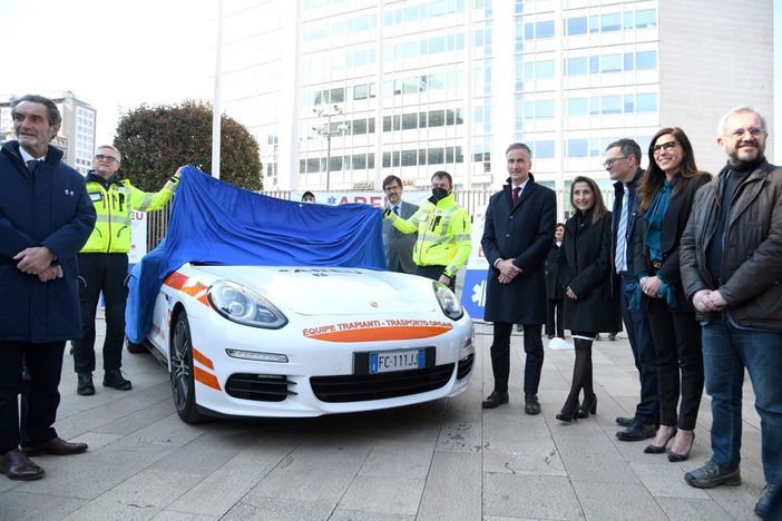 La donazione ad Areu: una Porsche per il trasporto degli organi