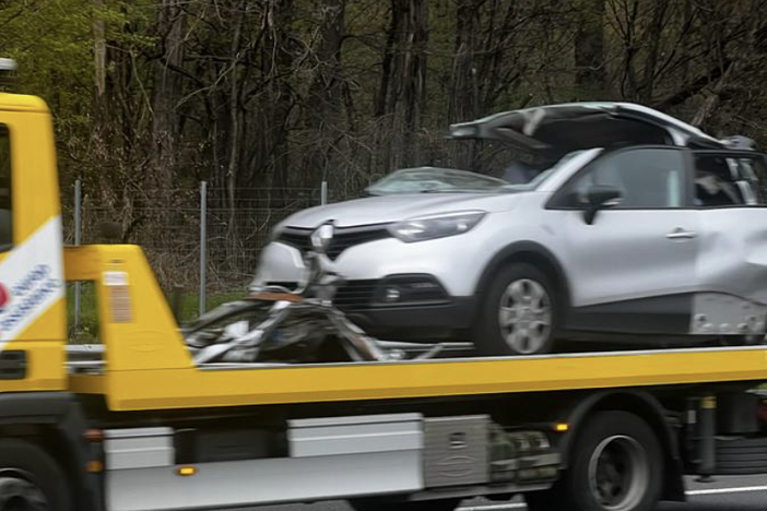E' una donna argentina la vittima dell'incidente in Autolaghi: gravi il marito e l'autista E' una donna argentina la vittima dell'incidente in Autolaghi: gravi il marito e l'autista