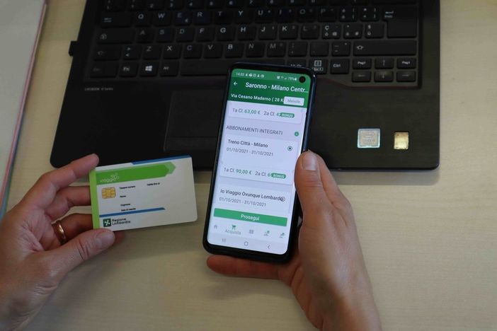 Trenord: addio alla carta. Biglietto solo elettronico e digitale