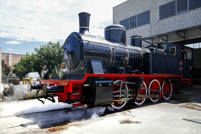 La locomotiva a vapore restaurata da Trenord