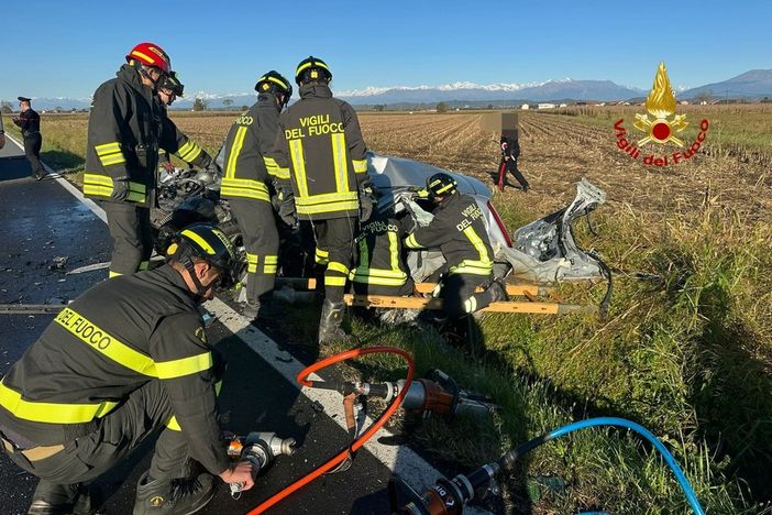 Scontro tra auto e trattore, morto un 45enne novarese (FOTO)