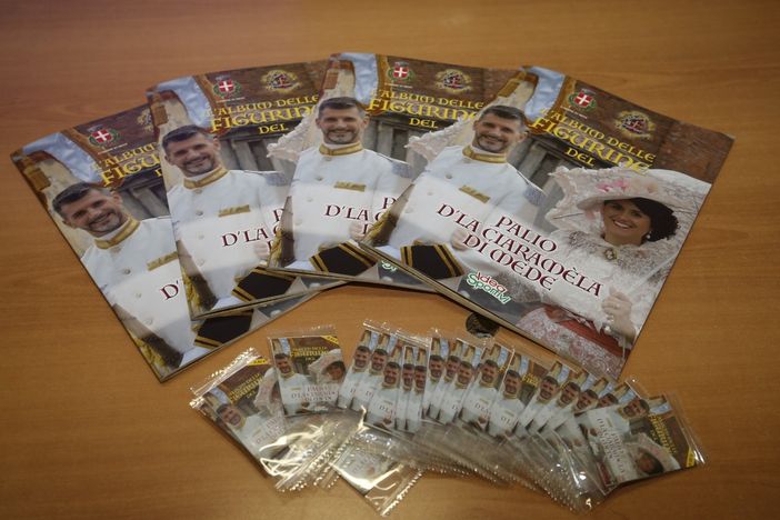 Mede: presentato l'album delle figurine del Palio D'la Ciaramèla