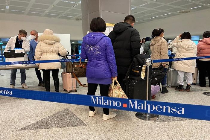 Regione Lombardia: "Ieri 26 tamponi positivi su 56 sul volo arrivato dalla Cina" Regione Lombardia: "Ieri 26 tamponi positivi su 56 sul volo arrivato dalla Cina"
