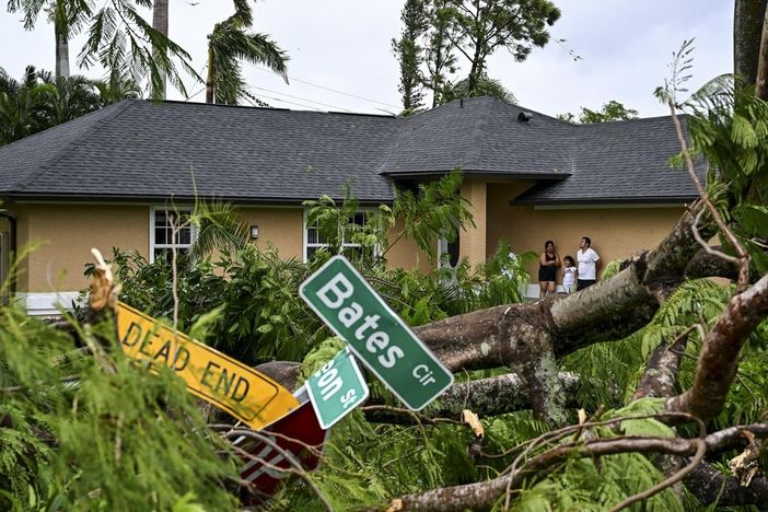 Uragano Milton, devastazione e vittime in Florida. Oltre 2.2 milioni senza luce Uragano Milton, devastazione e vittime in Florida. Oltre 2.2 milioni senza luce