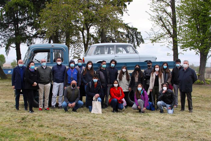Mezzi storici, studenti in visita a Stroppiana (Vc) da ‘Marazzato’ per creare un polo di interesse attivo tutto l’anno