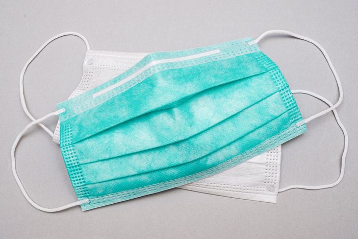 Novara, mascherine all’aperto dal 4 dicembre al 9 gennaio