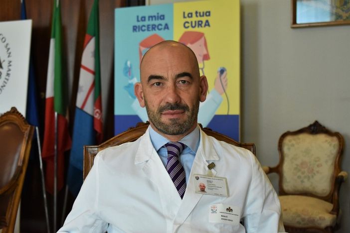 Zona rossa, Bassetti: «Scelta ipocrita, bar e ristoranti chiusi mentre la gente si assembra in parchi e lungomari» Zona rossa, Bassetti: «Scelta ipocrita, bar e ristoranti chiusi mentre la gente si assembra in parchi e lungomari»