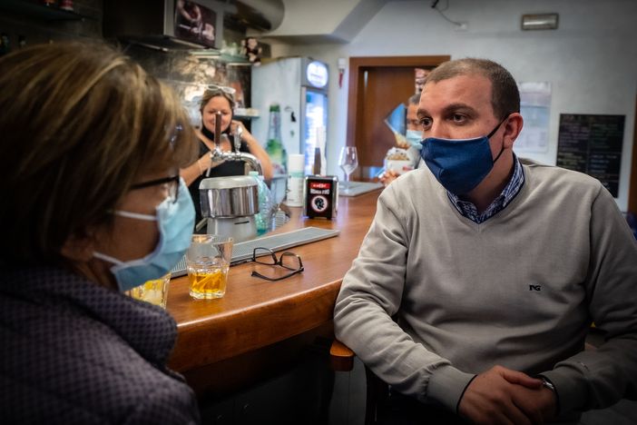 “Un caffè con il sindaco”, buona la prima: prosegue l’iniziativa nei bar di Broni
