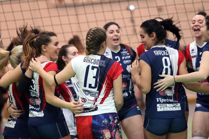 Volley B1 femminile: la Re Marcello all'esame Tecnoteam Albese Volley B1 femminile: la Re Marcello all'esame Tecnoteam Albese