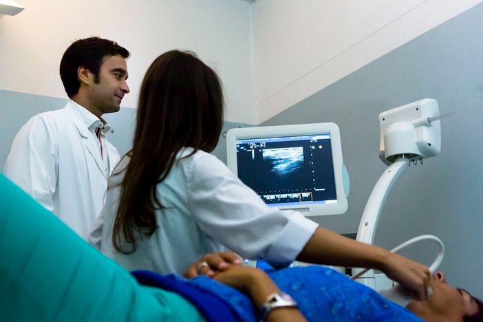 Maugeri, a convegno gli Endocrinologi della Lombardia L’IRCCS Pavia presenterà la termo-ablazione dei noduli alla tiroide Maugeri, a convegno gli Endocrinologi della Lombardia L’IRCCS Pavia presenterà la termo-ablazione dei noduli alla tiroide