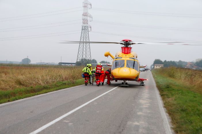 Ferrera Erbognone: schianto moto contro il trattore, il centauro 44enne è deceduto nella notte