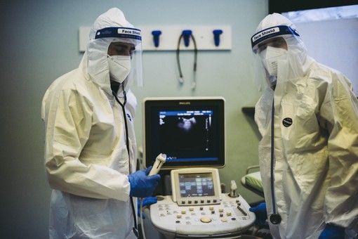 Covid-19, in Italia oggi 13.442 casi e 385 vittime. Lombardia +1.923, poi la Campania. Piemonte giù, Alto Adige su Covid-19, in Italia oggi 13.442 casi e 385 vittime. Lombardia +1.923, poi la Campania. Piemonte giù, Alto Adige su