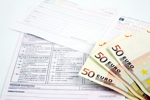 Decreto Cura Italia: le novità per gli automobilisti su patenti, multe, bolli e revisioni Decreto Cura Italia: le novità per gli automobilisti su patenti, multe, bolli e revisioni