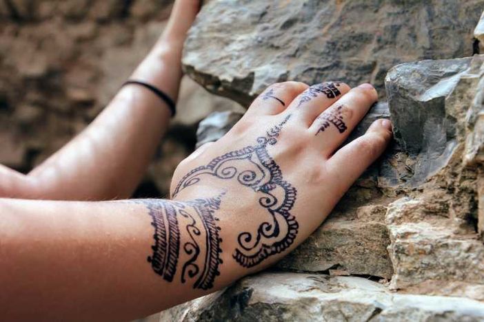 Il mio mondo #ecobio - Attenzione ai tatuaggi estivi in spiaggia, di Cristina Garavaglia