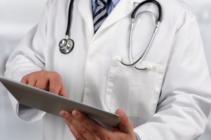 Cura dei pazienti Covid, il vademecum per l'assistenza domiciliare