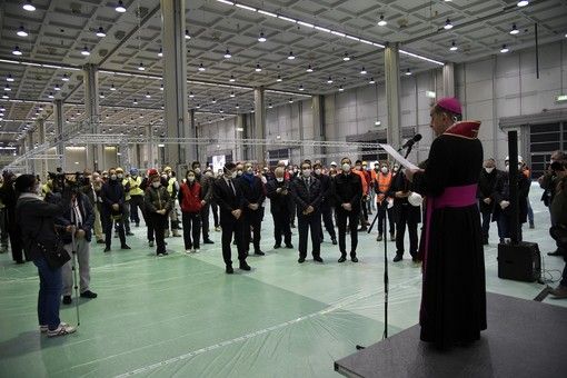 Coronavirus, inaugurato il nuovo ospedale in Fiera: a pieno regime avrà duecento posti di terapia intensiva