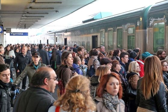 Vigevano: La stazione è ancora un cantiere. Ulteriori disagi per i già tartassati pendolari
