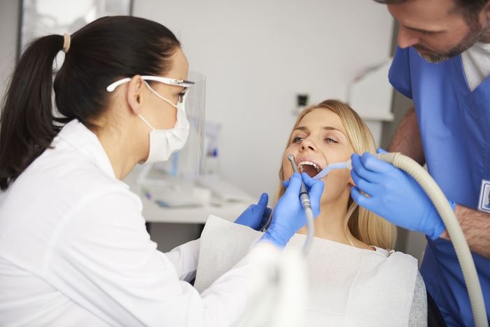 Pulizia denti professionale: come funziona davvero e perché è importante Pulizia denti professionale: come funziona davvero e perché è importante